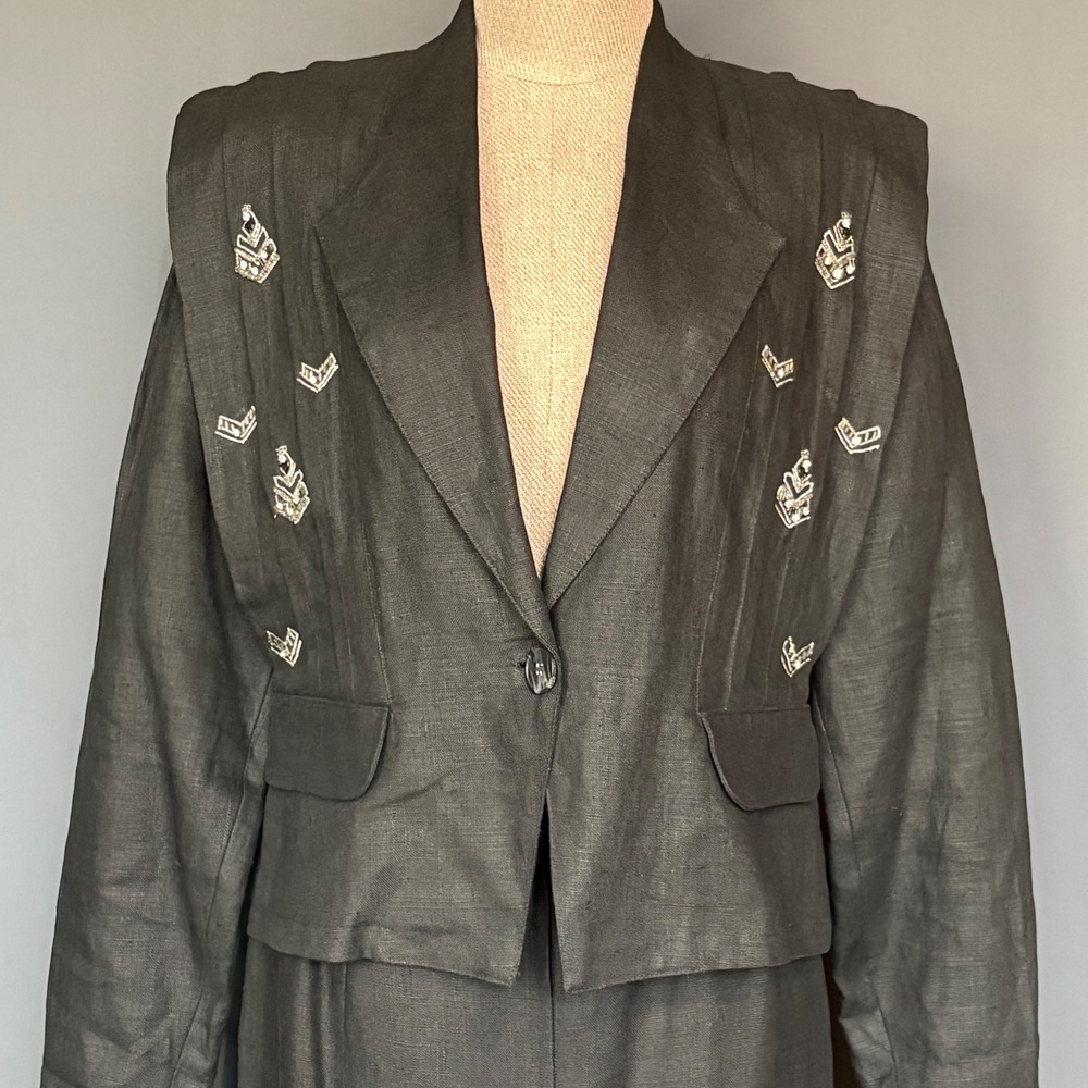 Bellissima 1980s Linen Blazer & Skirt Set | Size 4 | Black Silver jewels Vintage